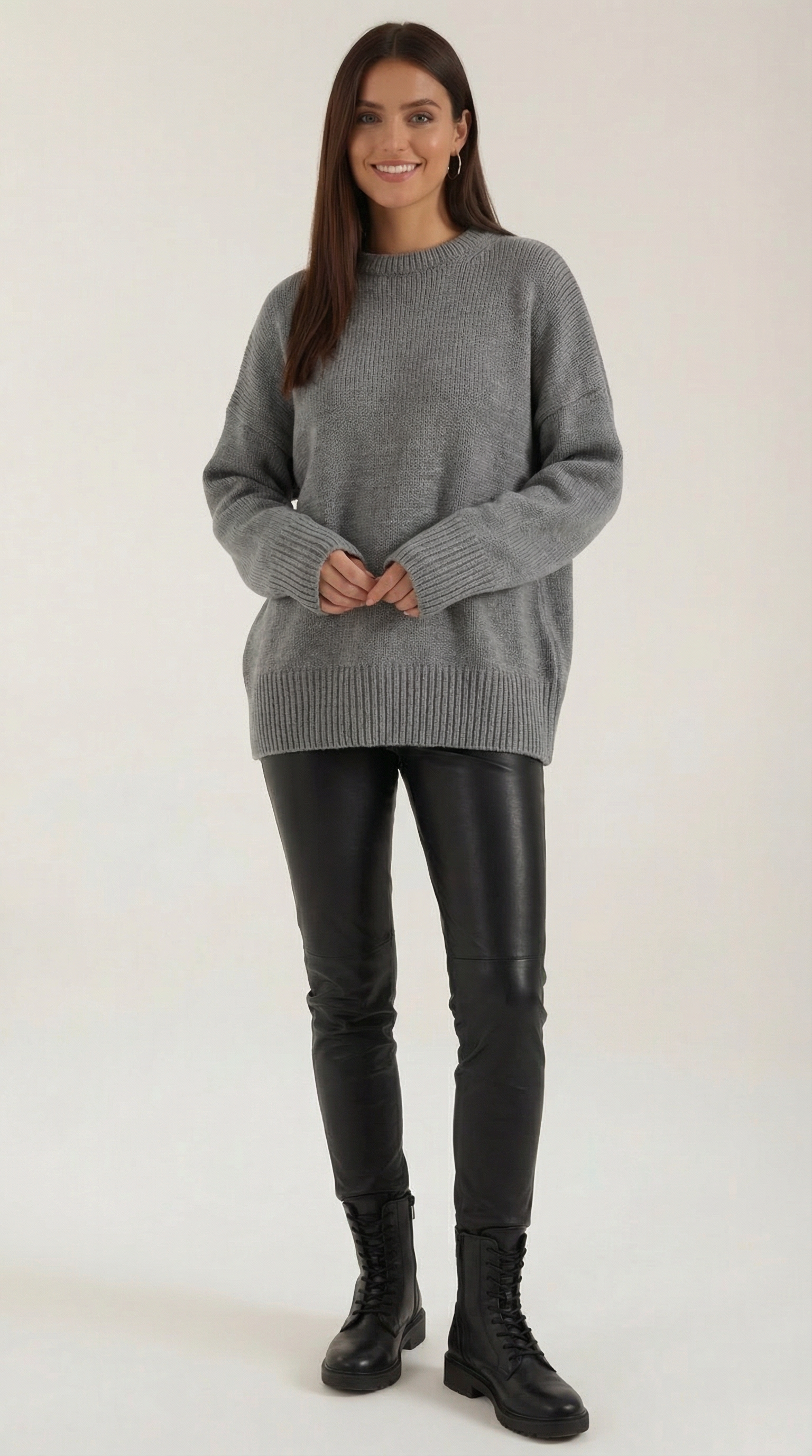 Connie Women's Crew Neck Oversized Knit Jumper with Ribbed Hem - Grey