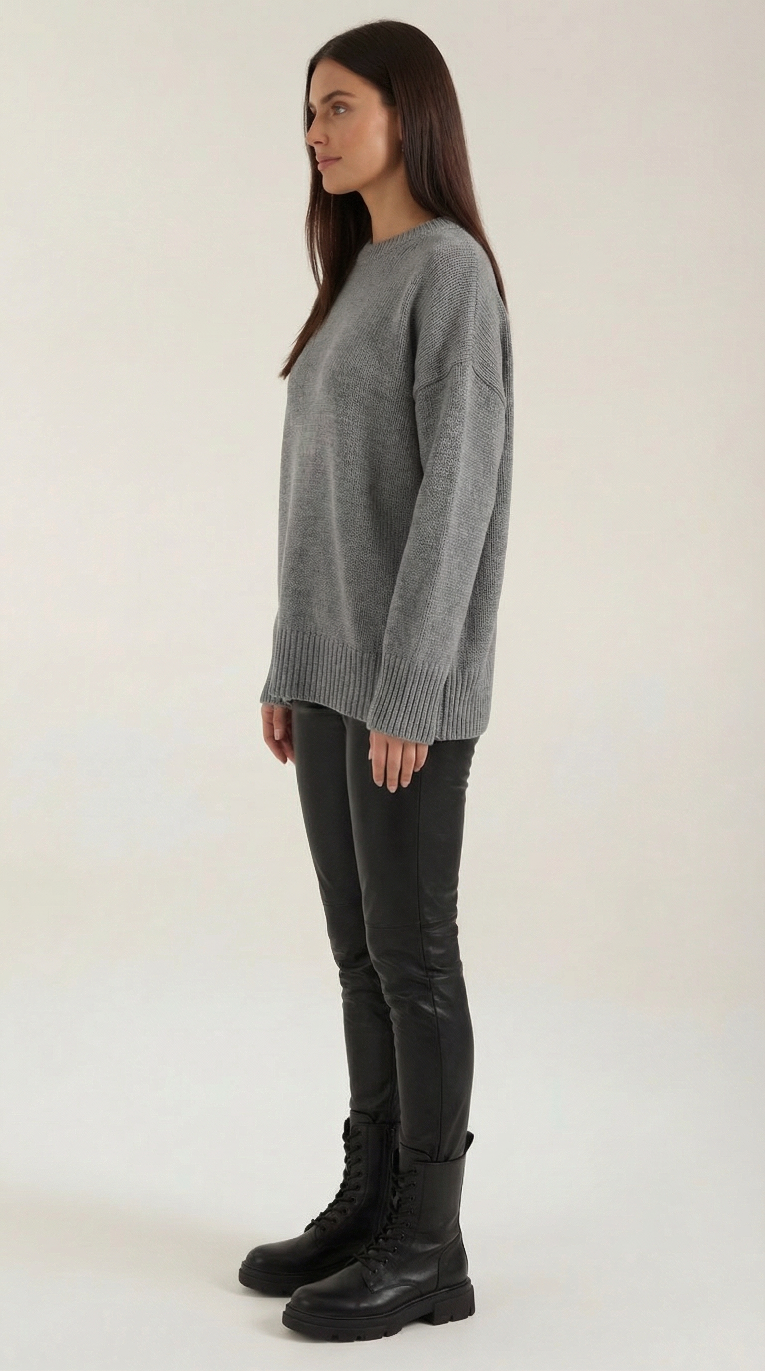 Connie Women's Crew Neck Oversized Knit Jumper with Ribbed Hem