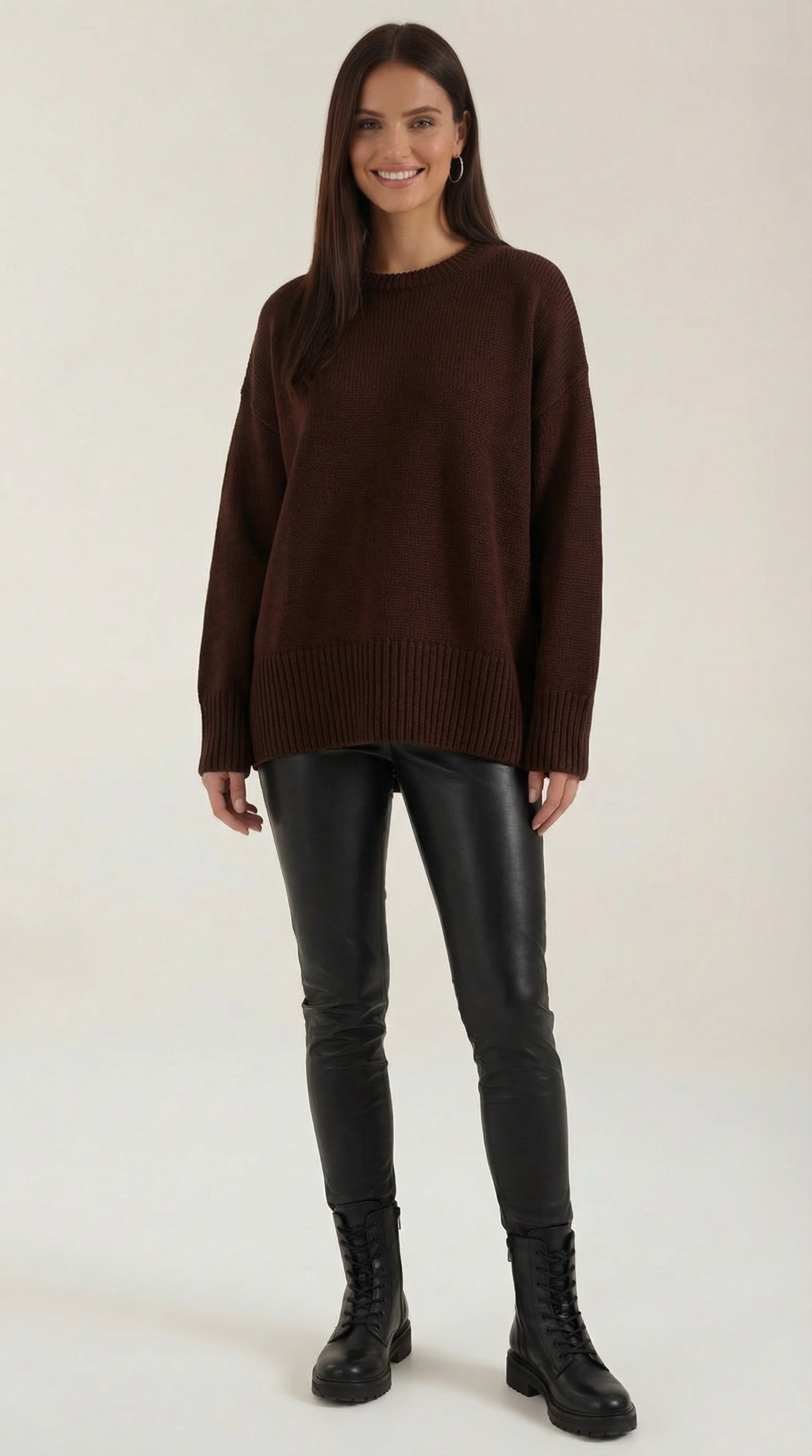 Connie Women's Crew Neck Oversized Knit Jumper with Ribbed Hem - Brown