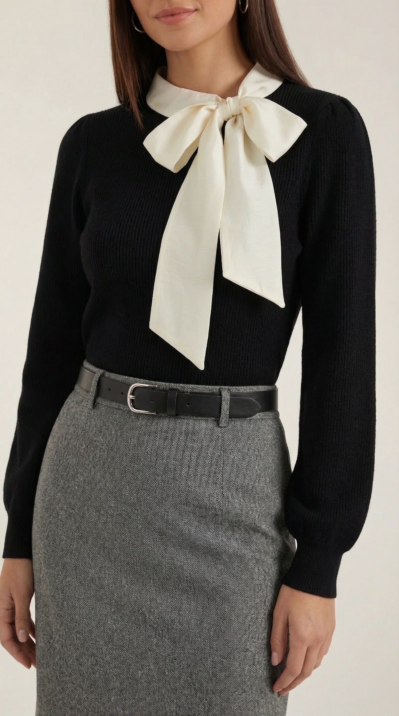 Jacqueline Women's Bow Tie Neck Knitted Jumper