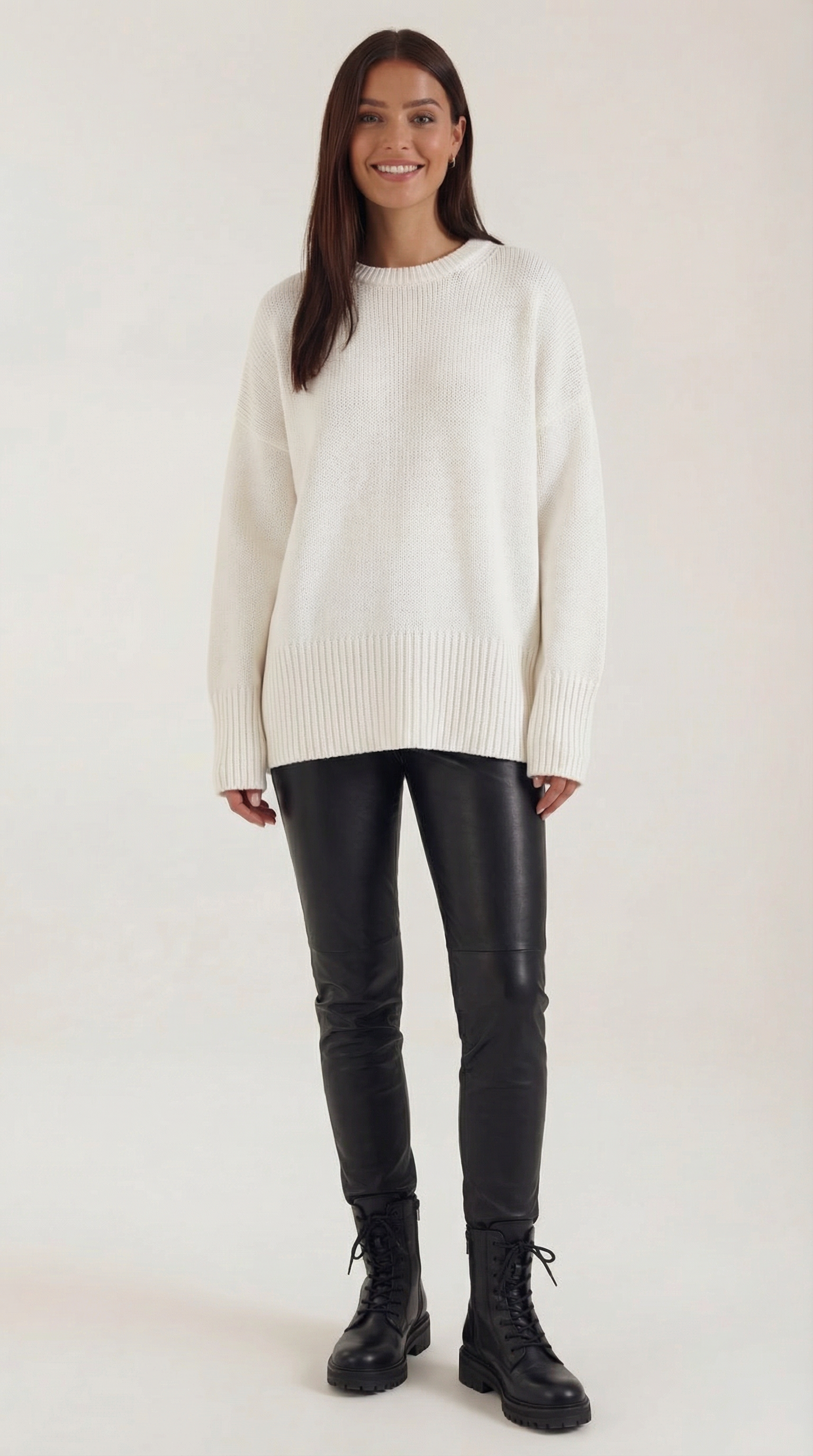 Connie Women's Crew Neck Oversized Knit Jumper with Ribbed Hem - White